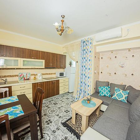 Apartment Emili City Center Бар Екстер'єр фото