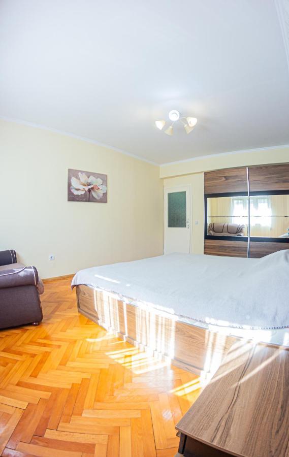 Apartment Emili City Center Бар Екстер'єр фото