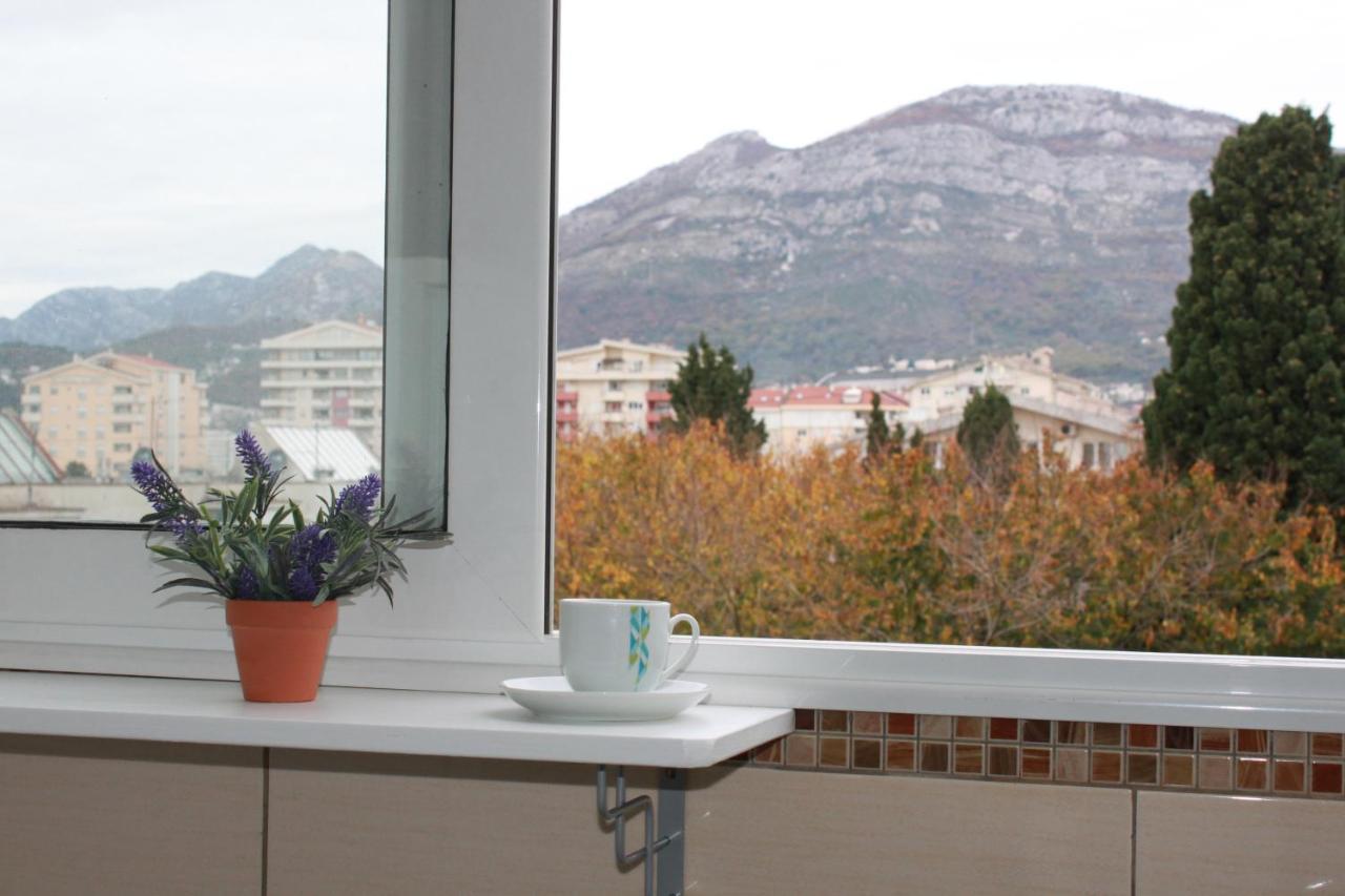 Apartment Emili City Center Бар Екстер'єр фото